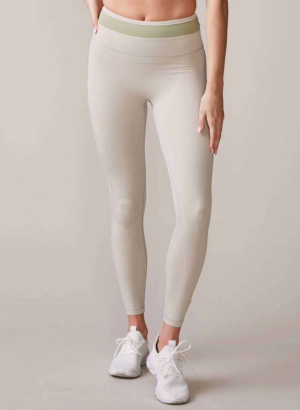 NEW THRIVE SOCIETE banded seamless 7/8 leggings in ash/faded moss